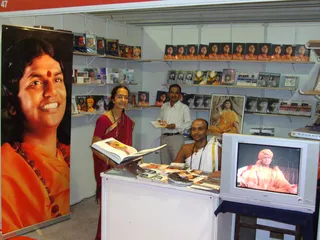 http://nithyananda.org/sites/default/files/photo-gallery/book1.jpg