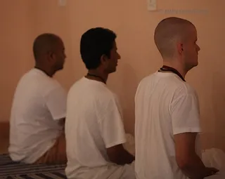 https://www.nithyananda.org/sites/default/files/photo-gallery/inner-awakening-participants-going-through-a-meditation-process.jpg?1311430916