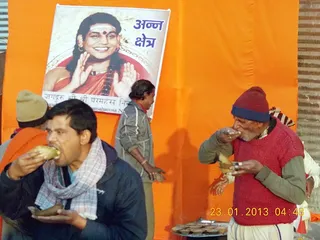 http://nithyananda.org/sites/default/files/photo-gallery/prasad01.jpg