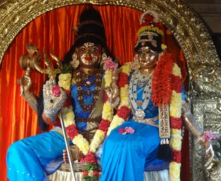 Nithyanandeswara and Nirthyanandeswari