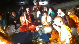 http://nithyananda.org/sites/default/files/photo-gallery/us.JPG