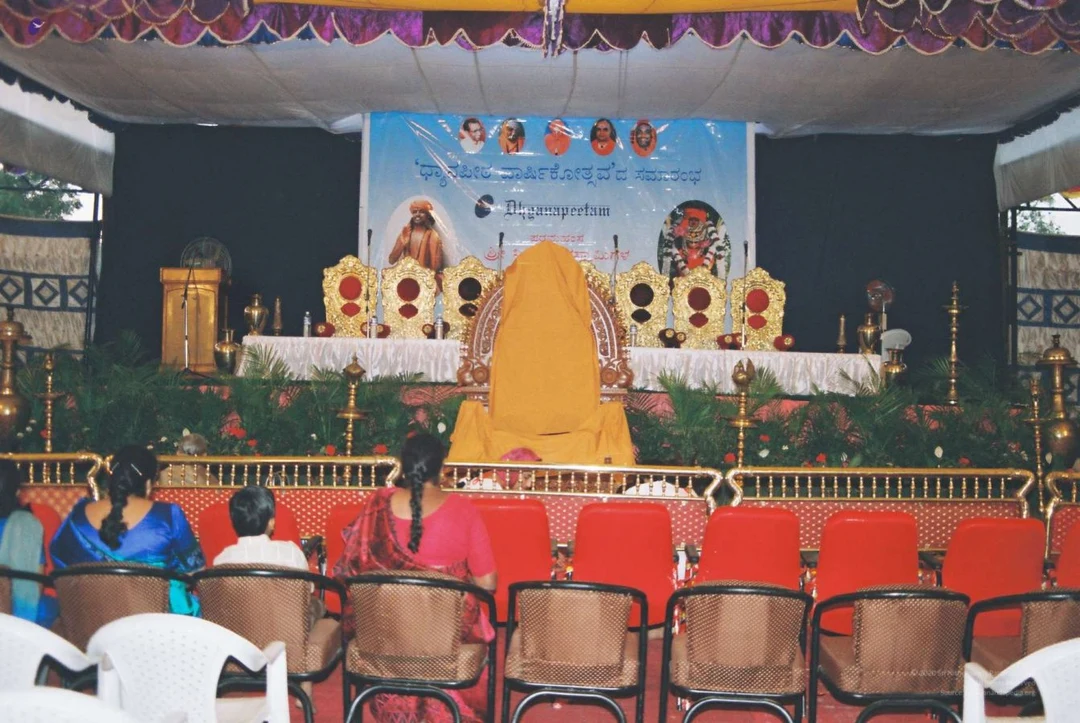20040101 Photo 1002 1dBo-lCZGxZKqccr0k7ZxfBisY0Oa6m46.jpg