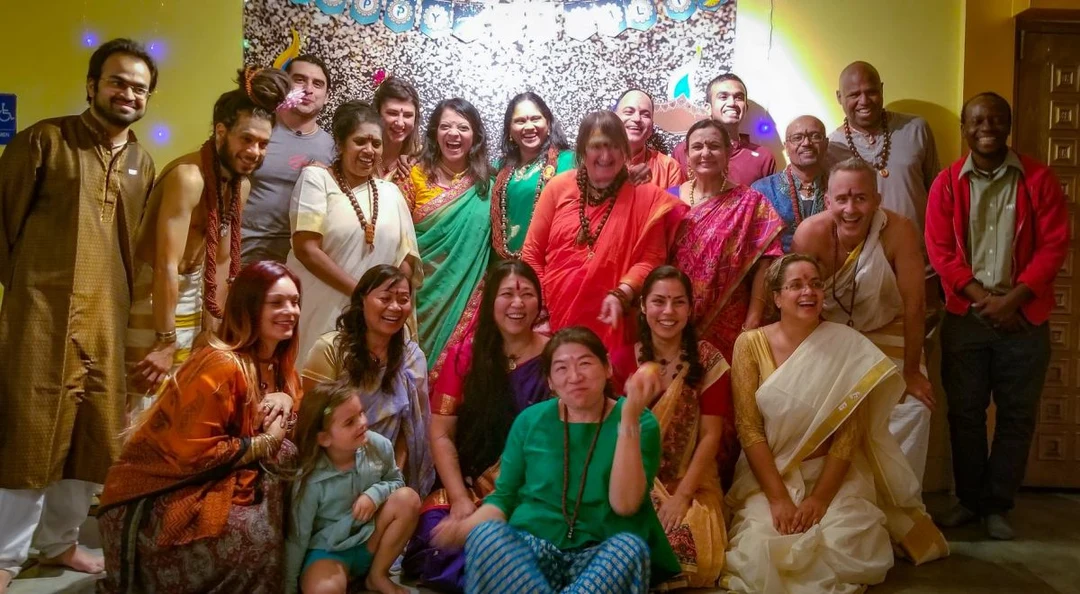 KAILASA-LOS-ANGELES--USA-2019-10-26-1s8Tbv3Tgnl-CpxnvjZYV0q-cUVktsfHV.jpg