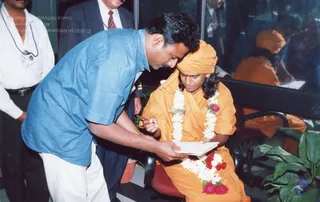 January 2004 - The SPH leaves India on Vijaya Yatra (world tour)