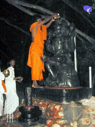 2005008 ShivRathri 2005 ashram (11) CMP WM 11.jpg