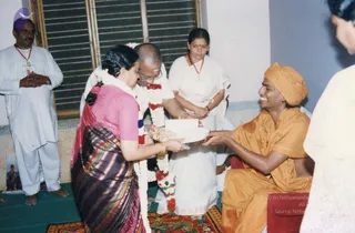 2002 - Pada puja and blessing citizens in Salem