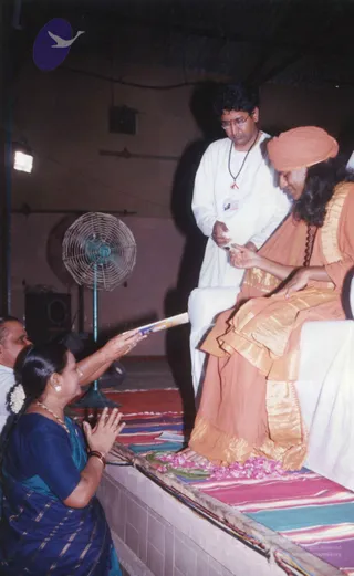 OCtober 6, 7, 8 2004 - 3 Mass Living Enlightenment Initiation conventions at Kancheepuram
