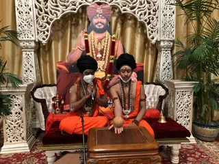 KAILASA-LOS-ANGELES--USA-2020-12-19-1M4-098yziazBAvQvL 1QBKu19UgE2wK3.jpg