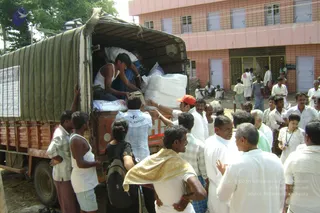 September 2006 - Sindhanur flood relief