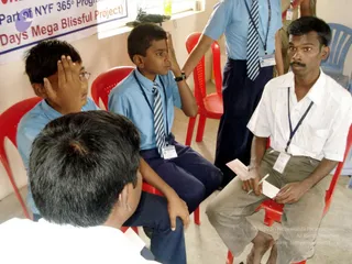 2009-Nithyananda-Youth-Foundation-Offers-Eyecheckup-to-Students