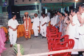 December 03 2004 - Mass Living Enlightenment initiation in Salem