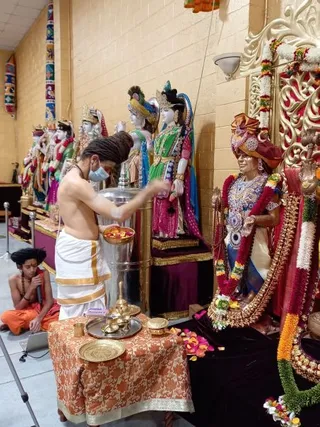KAILASA-LOS-ANGELES--USA-2022-01-08-1kp0KCyDopTdXg8JBU6kL0rfuH35wTVcG.jpg