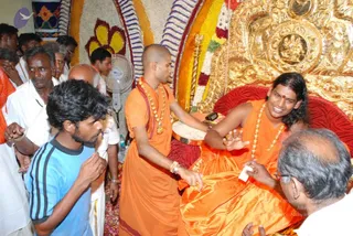 20080717 more darshan 0352 CMP WM.jpg