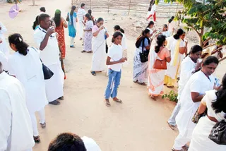2010-WELCOMING-SWAMIJI-AND-BHAKTHI-SPURANA-CONVENTION