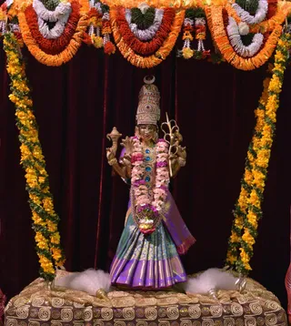 KAILASA-LOS-ANGELES--USA-2019-02-17-1HXX0Ils1zUA-dyc6uZdshIQCzukAqjSL.jpg