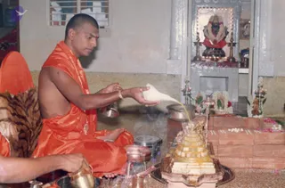 PAda Puja to SPH and Devi puja by SPH at devotee's home post April 2001