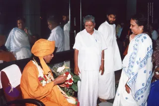 January 2004 - The SPH leaves India on Vijaya Yatra (world tour)