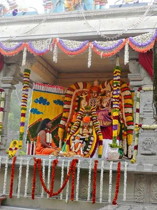 20080101 more-procession-temple 070532.jpg
