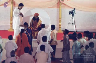 October 28 - 1 November 2004 - Mass Living Enlightenment Initiations in Tiruvannamalai