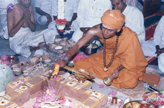 2003 - Homa and puja at a devotee's home in Tiruppur