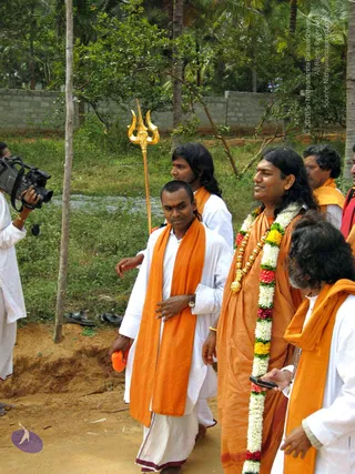 20071223 blessingashramites 1666 CMP WM.jpg