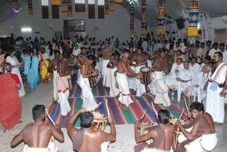 20080717 more darshan 0420 CMP WM.jpg
