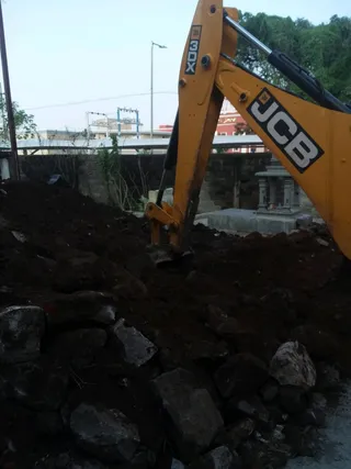 22 Feb 2021 - Mata Vibhutananda Puri Samadhi construction 5.jpeg
