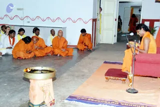 2010-WELCOMING-SWAMIJI-AND-BHAKTHI-SPURANA-CONVENTION