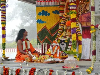 20080101 more-procession-temple 070537.jpg