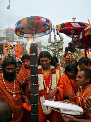 20080101 more-procession-temple 070320.jpg