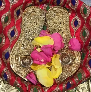 KAILASA-LOS-ANGELES--USA-2021-01-26-1Y8qGNGgsJnZiHLAlijtnxCvbB1Y6hwoy.jpg