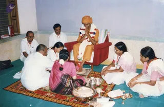 2002 - Pada puja and blessing citizens in Salem