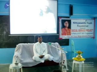 2009-Nithyananda-Youth-Foundation-Offers-Eyecheckup-to-Students