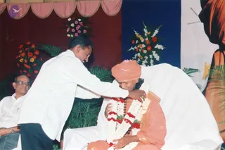 January 04 2004 - Mass Living ENlightenment initiation in Coimbatore