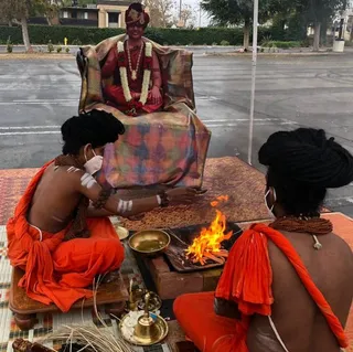 KAILASA-LOS-ANGELES--USA-2020-12-12-1yAQq4aMUxOawDF34UIq33XMvS-RNUYse.jpg
