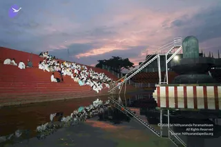 December 02 2010
