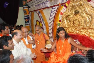 20080717 more darshan 0356 CMP WM.jpg