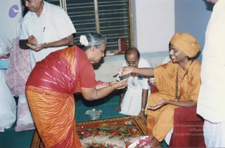 2002 - Pada puja and blessing citizens in Salem