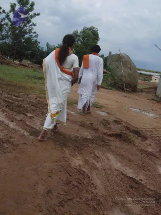 2008 Gurukul Photo 136 1RSzxJjim fK EQgSEmdb8Gz22ibdrd4.jpg