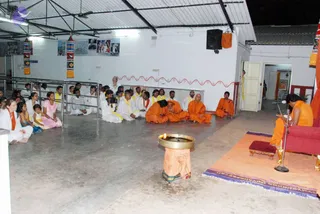 2010-WELCOMING-SWAMIJI-AND-BHAKTHI-SPURANA-CONVENTION