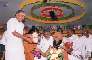 October 03 2004 - Addressing the Sengunthar Community gathering of South India