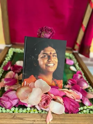 KAILASA-HOUSTON--USA-2022-02-03-1vgt93gSm2FCvYlmChQ39PhUp8qaVyihW.jpg