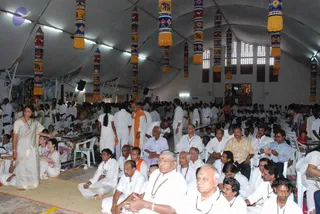 20080717 more darshan 0130 CMP WM.jpg