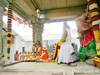 20080101 more-procession-temple 070507.jpg