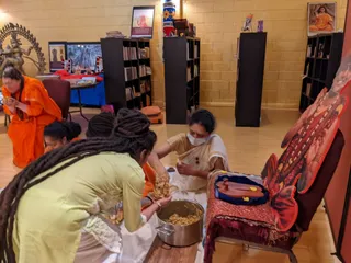 KAILASA-LOS-ANGELES--USA-2022-01-01-1Jua5-Y79GX9ZUCVKzpCmNbBcIoIRwTBU.jpg