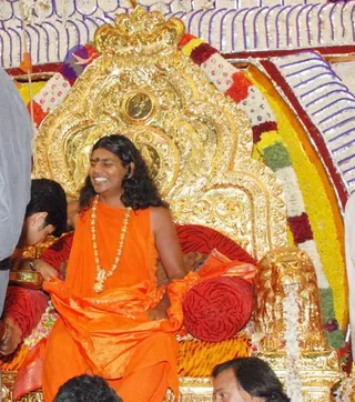 20080717 more darshan 0400 CMP WM.jpg