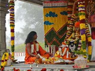 20080101 more-procession-temple 070609.jpg