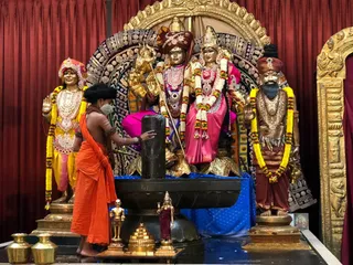 KAILASA-LOS-ANGELES--USA-2021-01-02-1tFWDtzoxxSEfPCZhpxseeK1EbbPF2f9H.jpg