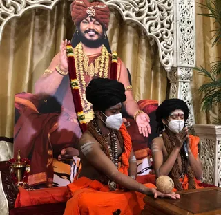 KAILASA-LOS-ANGELES--USA-2020-12-18-1rZPZWytAjXZKeM4QFQ9Sjyxwil6Z25rs.jpg