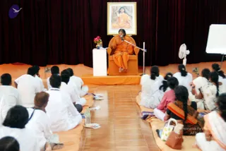2010-WELCOMING-SWAMIJI-AND-BHAKTHI-SPURANA-CONVENTION